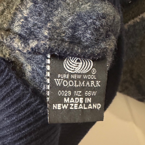 Vintage Woolly Jumpers Navy Blue Green Lamb Tree Patterned Wool Sweater Size M - Picture 9 of 10